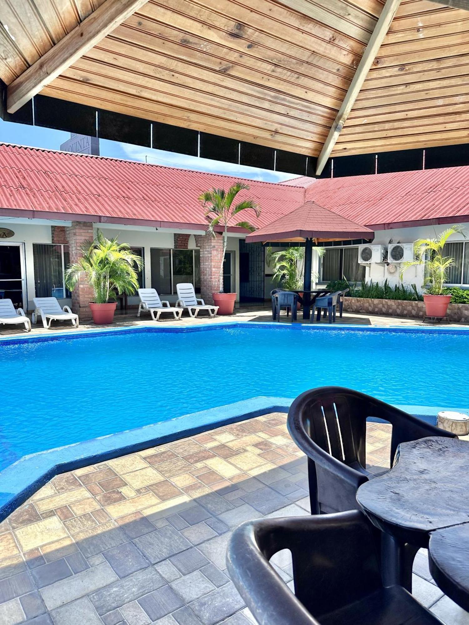 Hotel La Quinta La Ceiba Kültér fotó